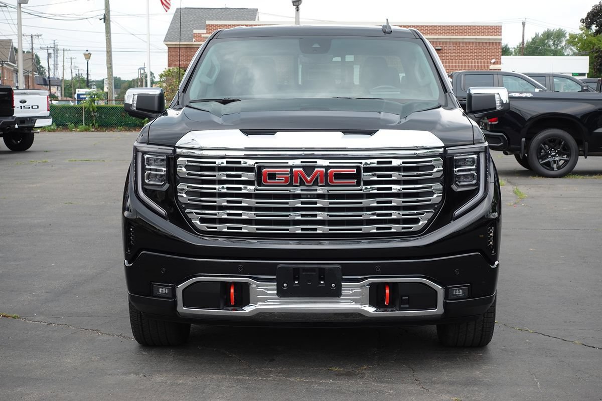 Used 2023 GMC Sierra 1500 Denali w/ Denali Reserve Package AWD/4WD image 5