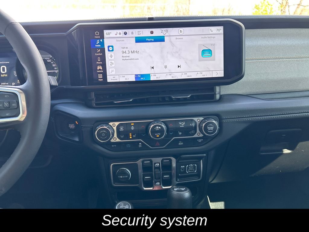 Used 2024 Jeep Wrangler Unlimited Sahara AWD/4WD image 19