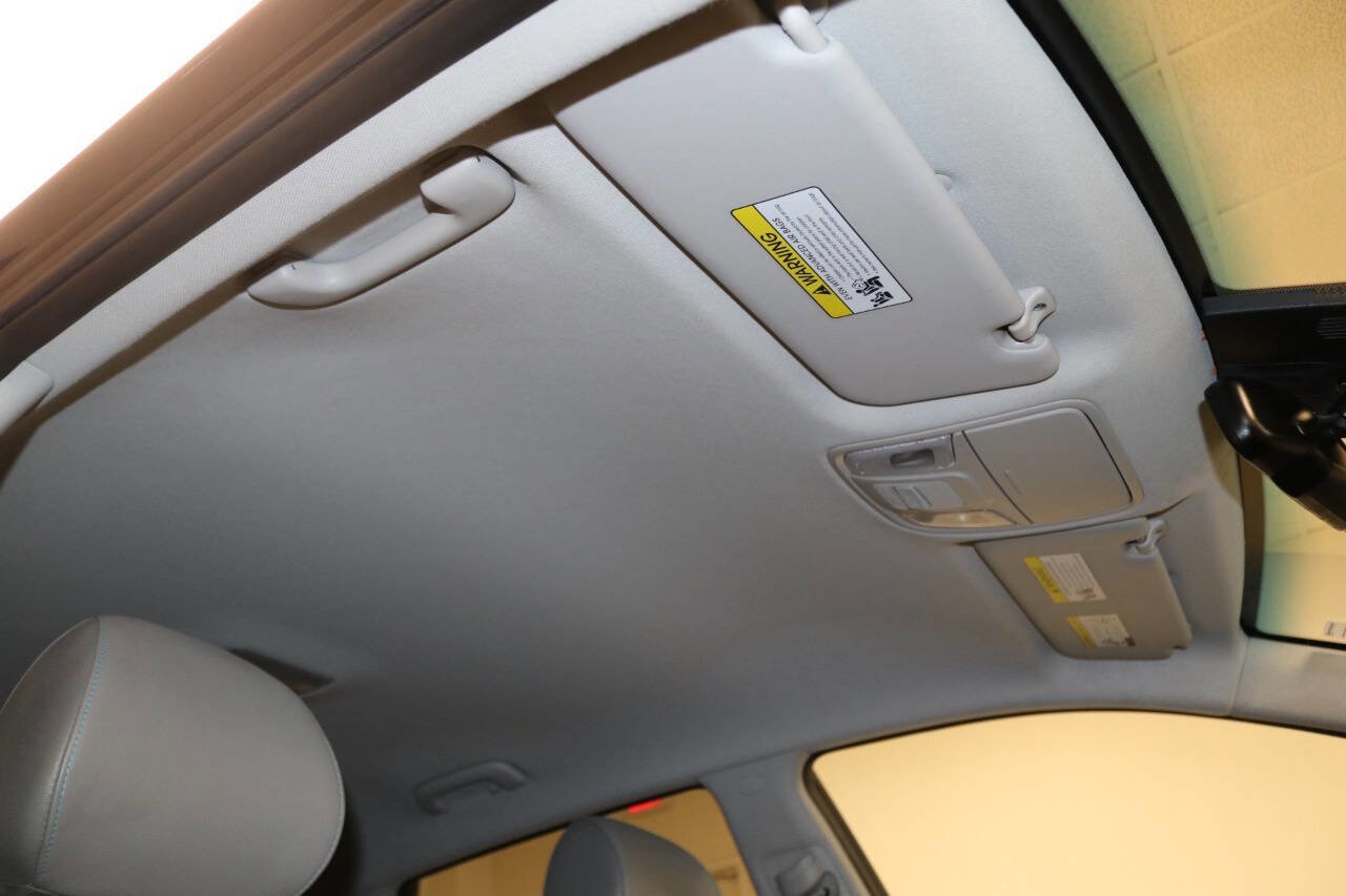 Used 2018 Kia Niro EX Premium image 79