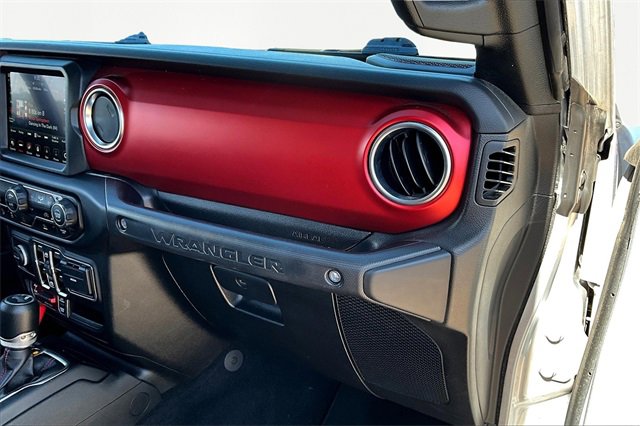 Used 2023 Jeep Wrangler Rubicon image 16