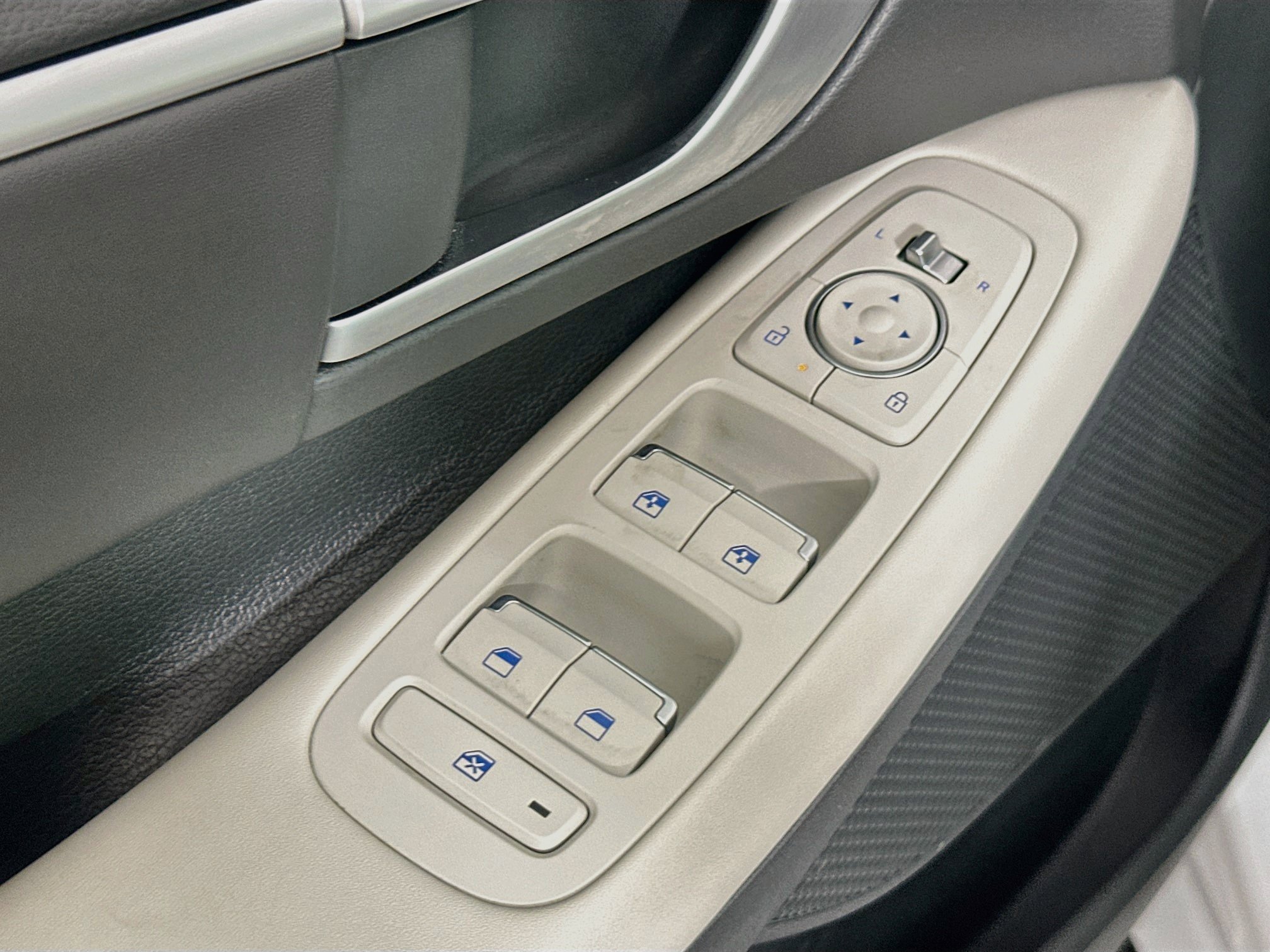 Used 2025 Hyundai Sonata SEL FWD image 15