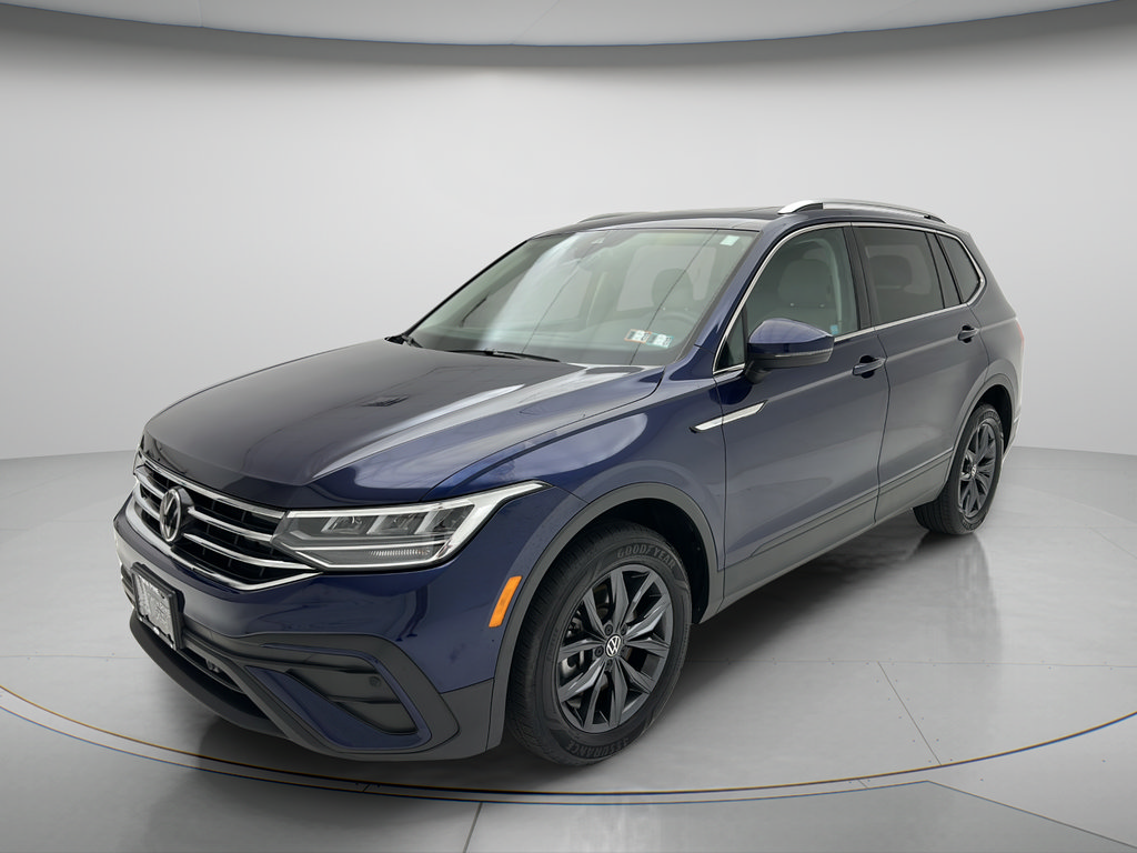 Used 2023 Volkswagen Tiguan SE AWD/4WD image 3
