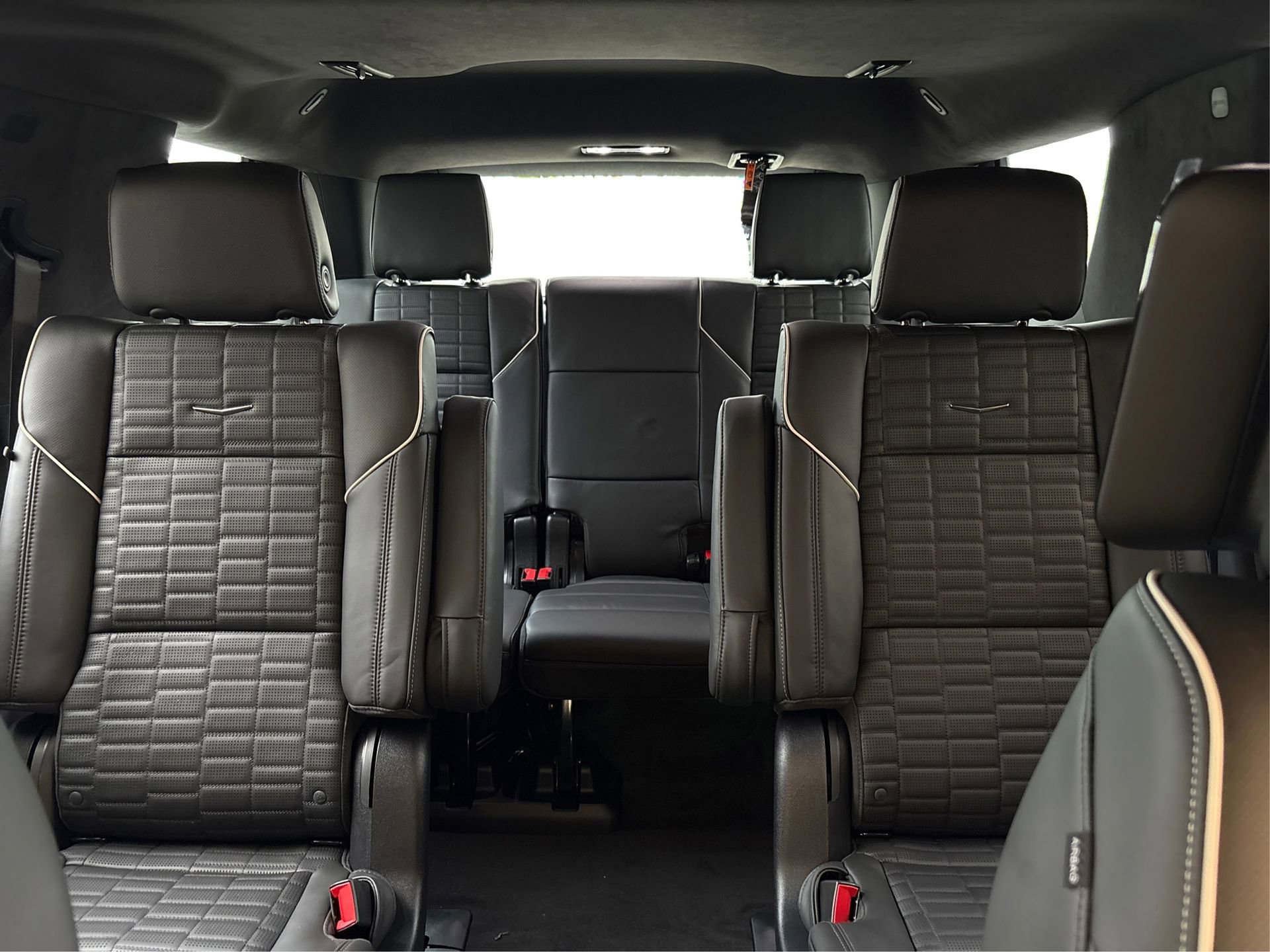 New 2026 Cadillac Escalade Platinum Sport AWD/4WD image 17