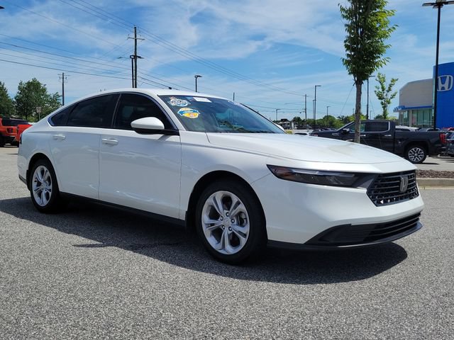 Certified 2025 Honda Accord LX image 3