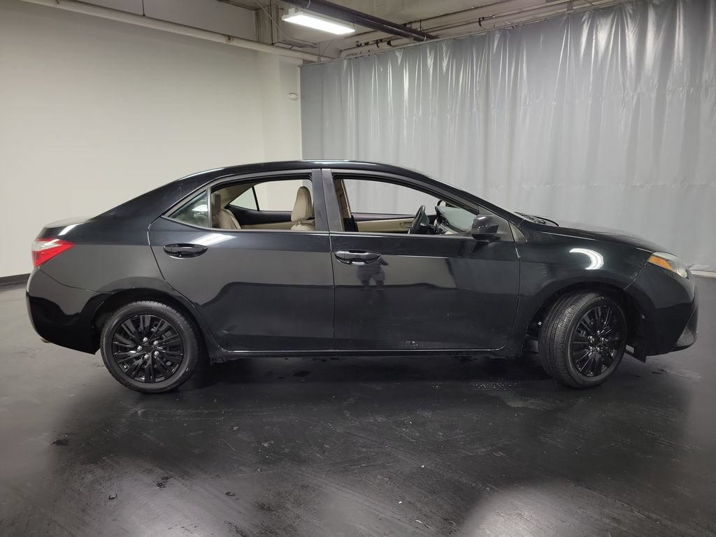 Used 2016 Toyota Corolla LE FWD image 9