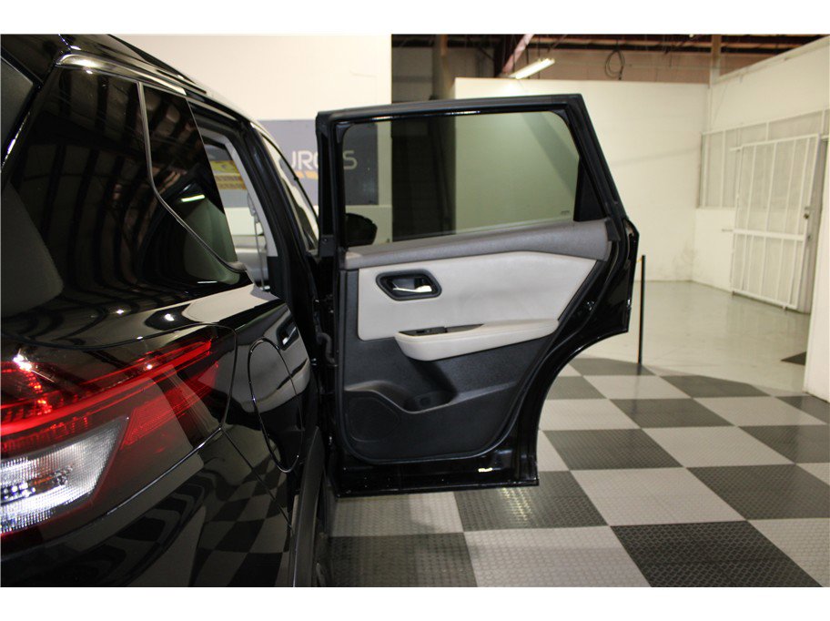 Used 2025 Nissan Rogue SV image 22