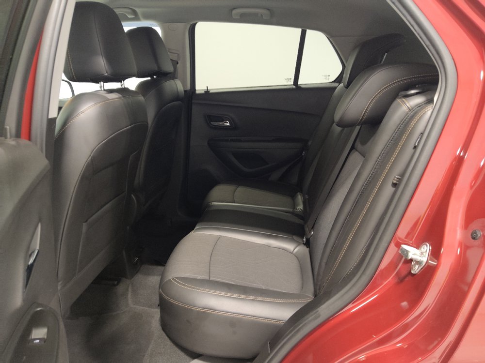 Used 2020 Chevrolet Trax LT w/ LT Convenience Package AWD/4WD image 18