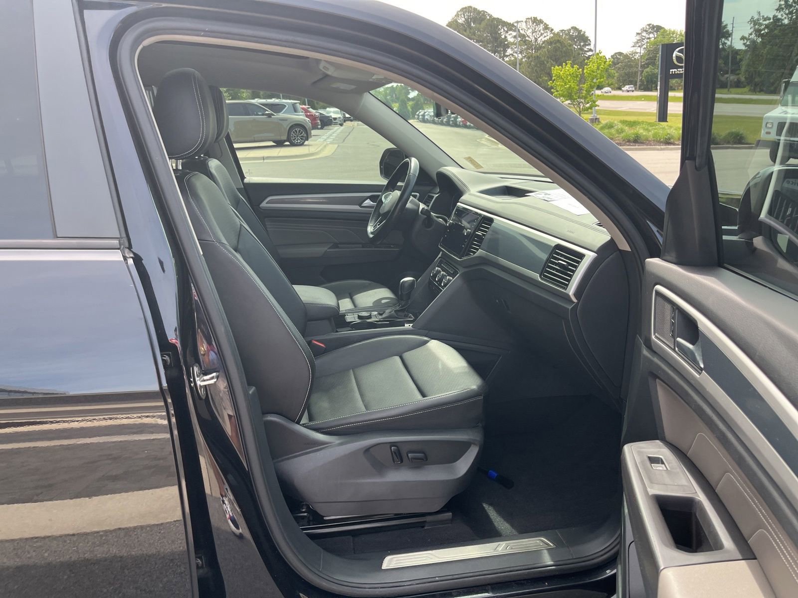Used 2022 Volkswagen Atlas SEL R-Line AWD/4WD image 38