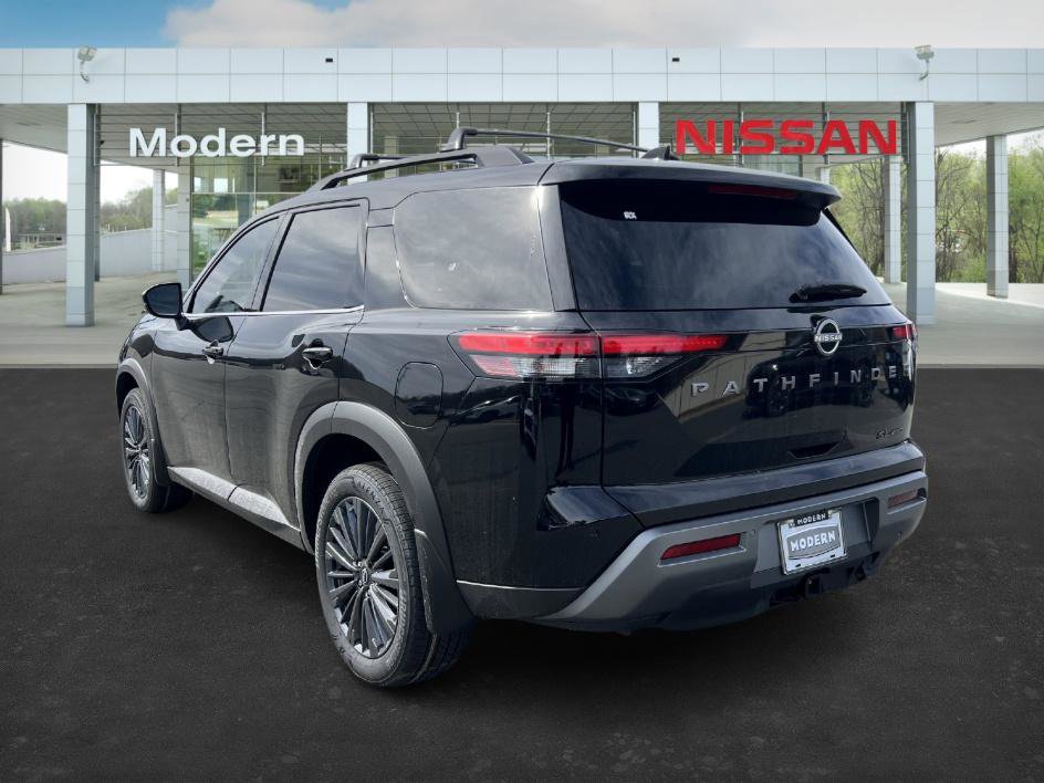 New 2026 Nissan Pathfinder SL image 2