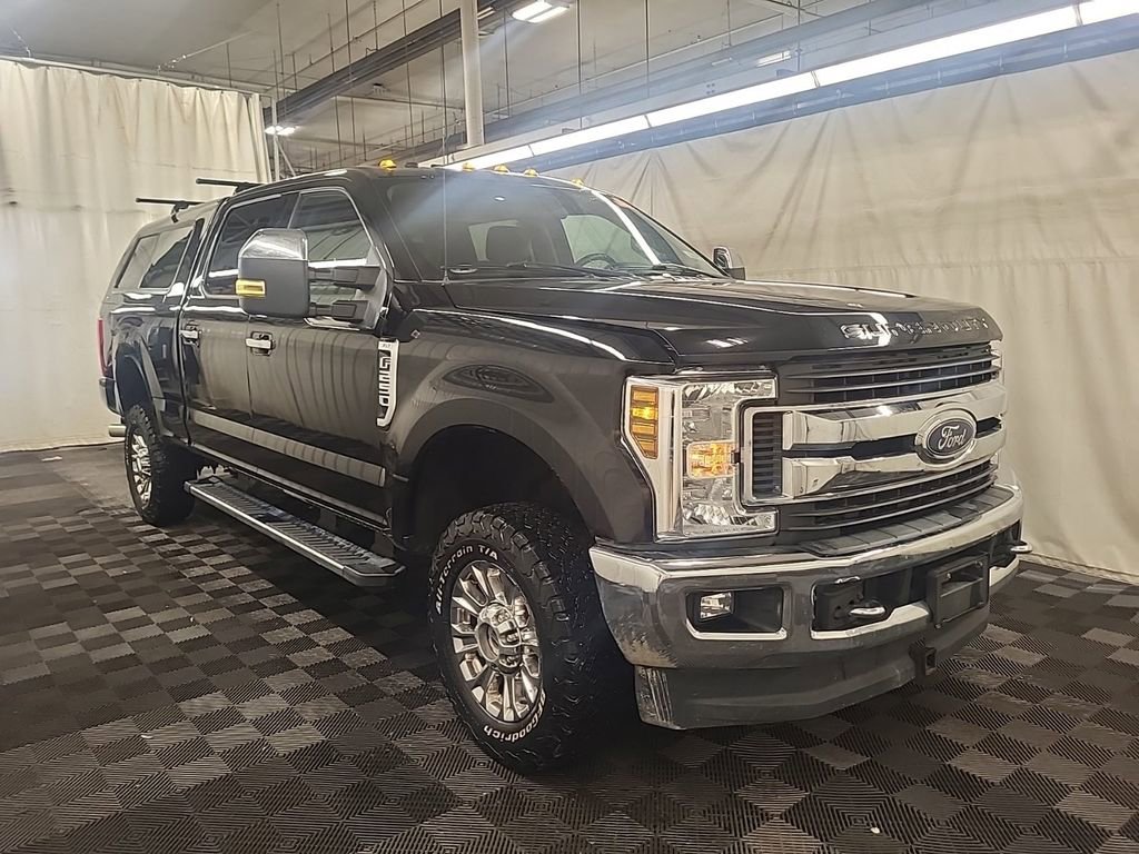 Used 2018 Ford F250 XLT w/ XLT Premium Package AWD/4WD image 3