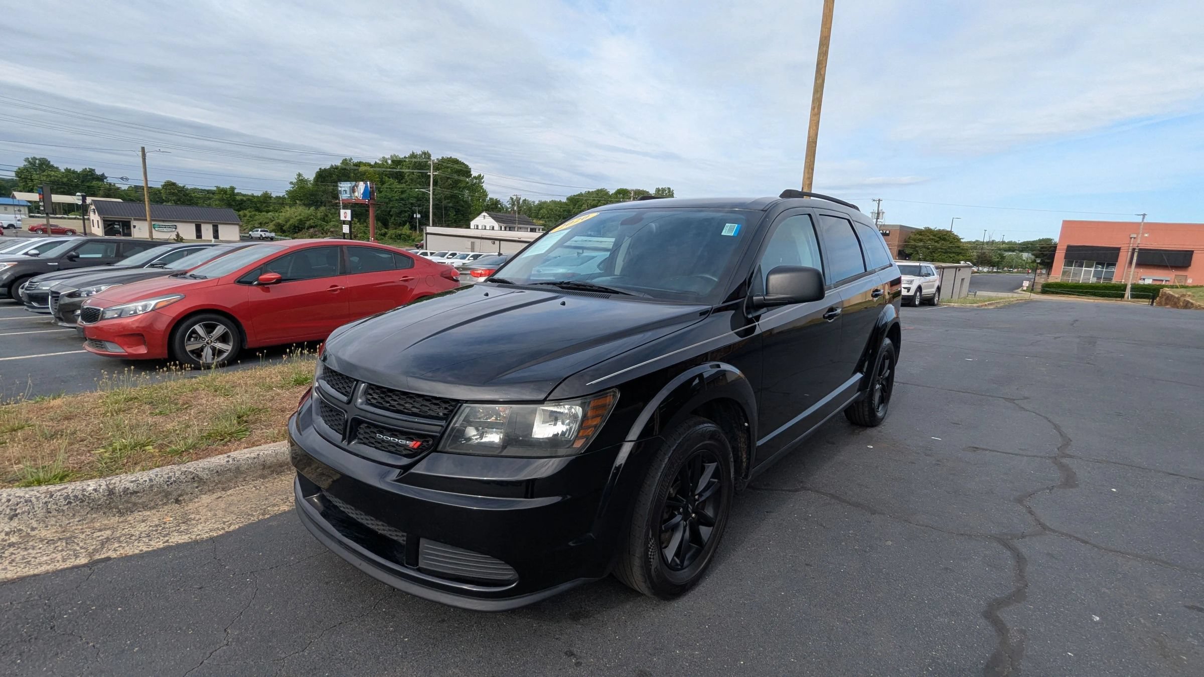 Used 2020 Dodge Journey SE w/ Blacktop Package FWD image 3