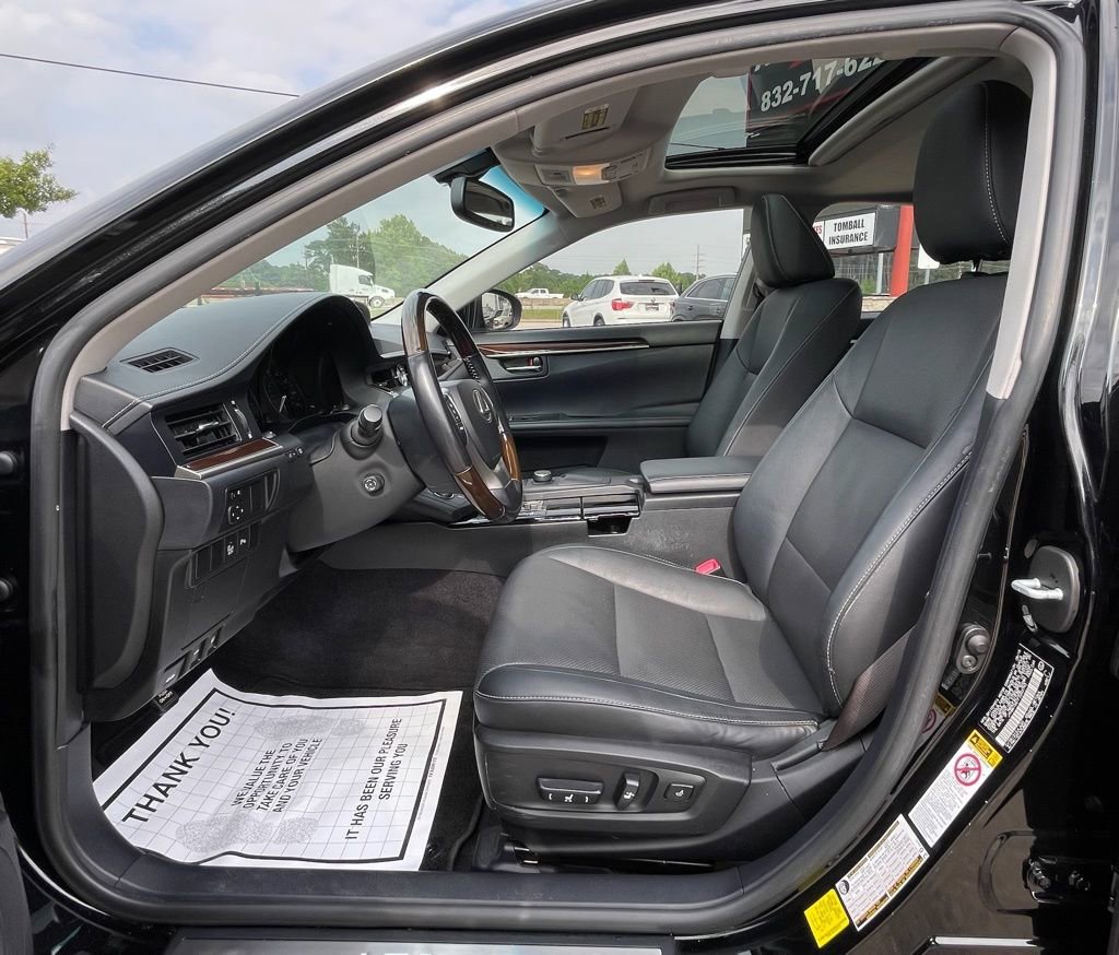 Used 2015 Lexus ES 350 w/ Premium Package FWD image 17