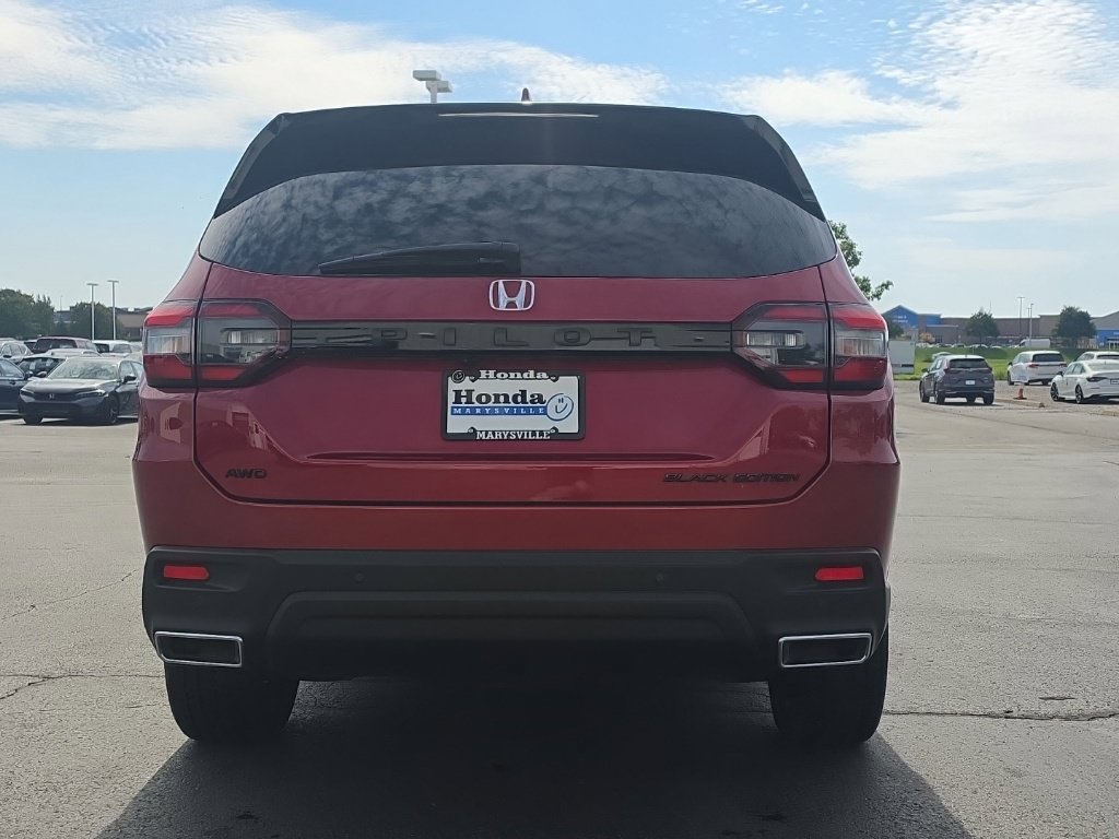 Certified 2025 Honda Pilot Black Edition image 6