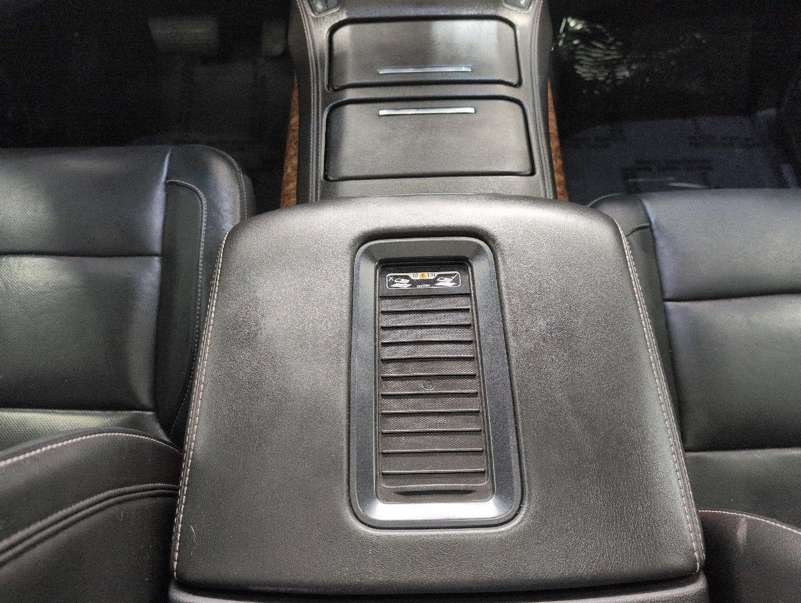Used 2019 Chevrolet Suburban Premier AWD/4WD image 16