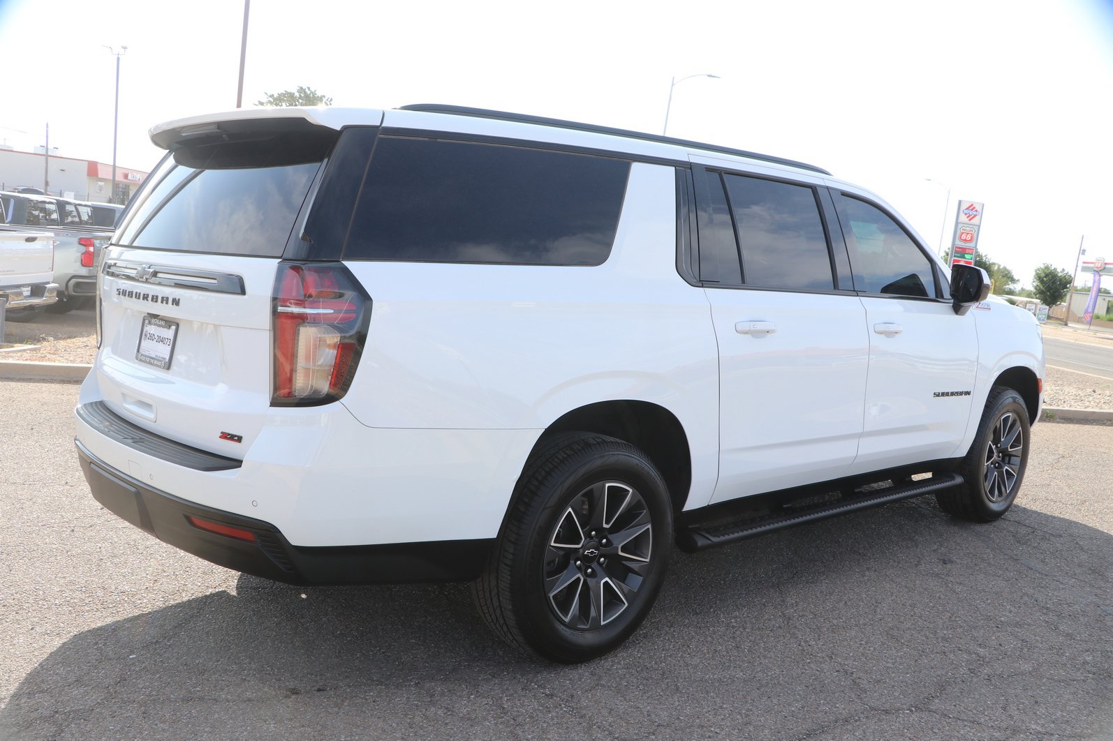 Used 2023 Chevrolet Suburban Z71 AWD/4WD image 7