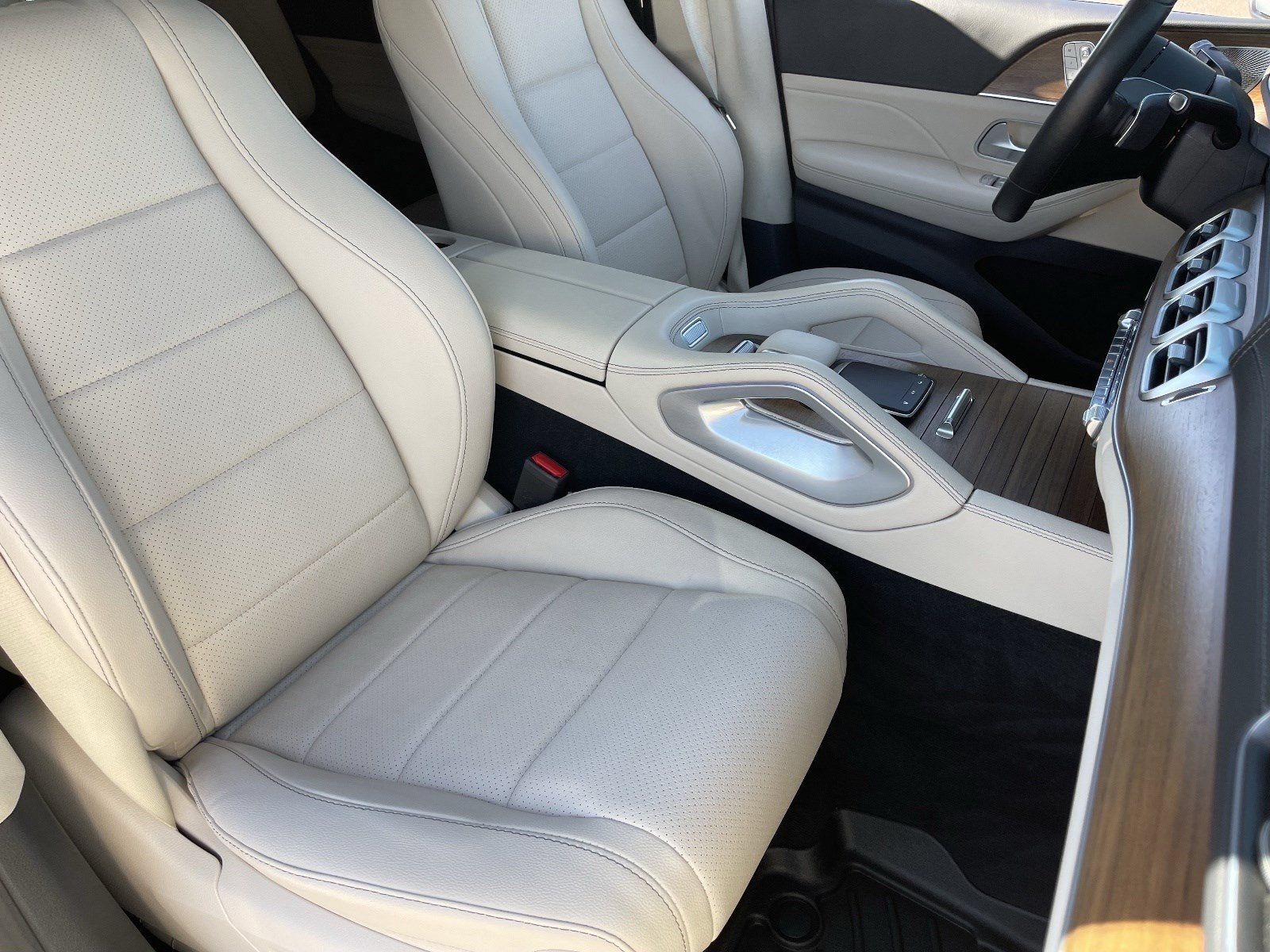 Used 2024 Mercedes-Benz GLS 450 4MATIC image 12