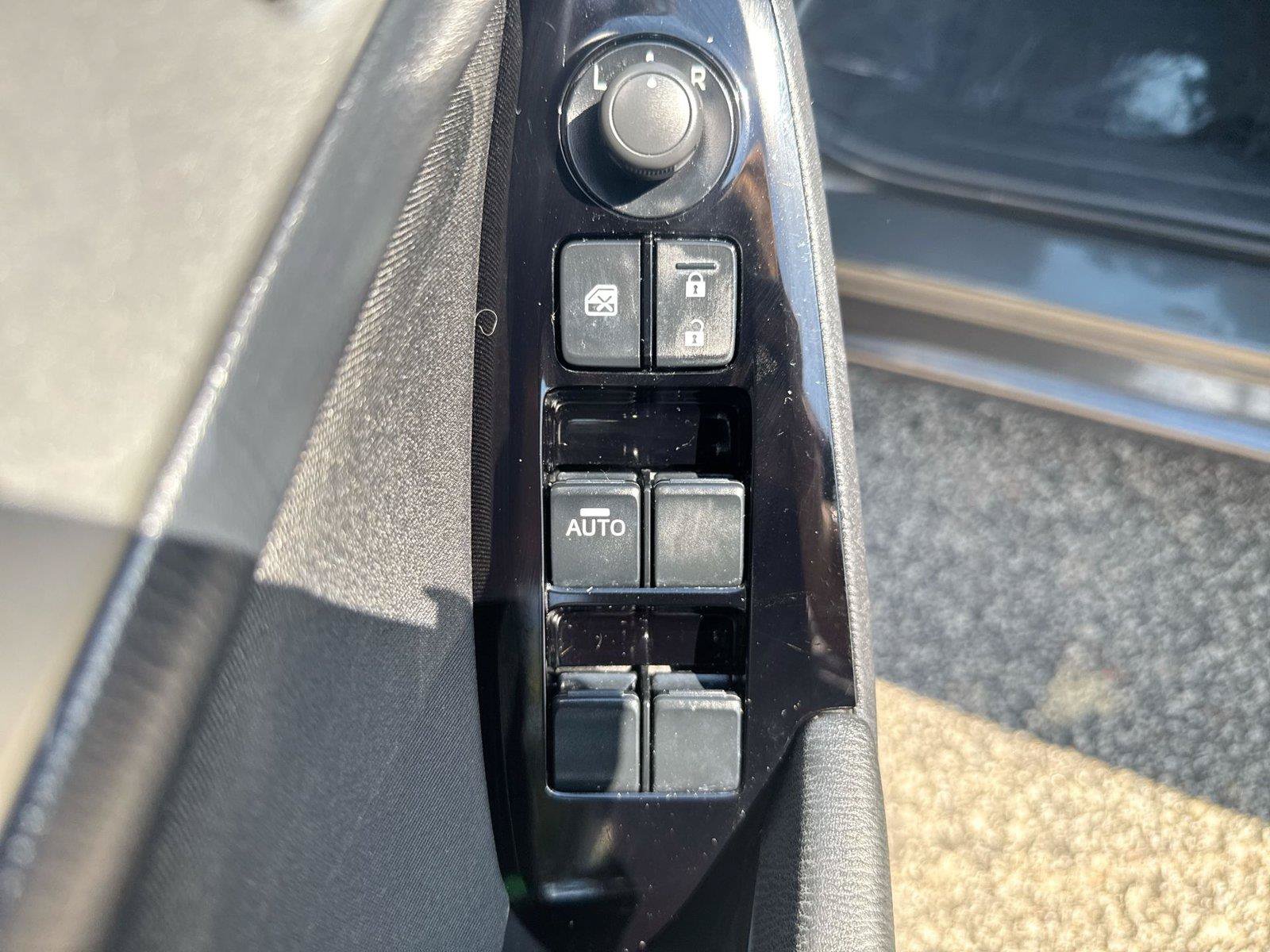 Used 2018 MAZDA MAZDA3 Sport w/ Preferred Equipment Package FWD image 5