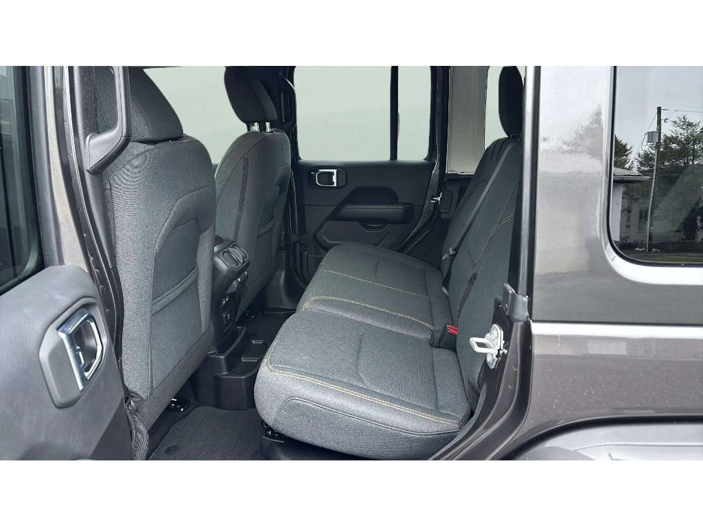 Used 2025 Jeep Wrangler Sahara w/ Safety Group image 14