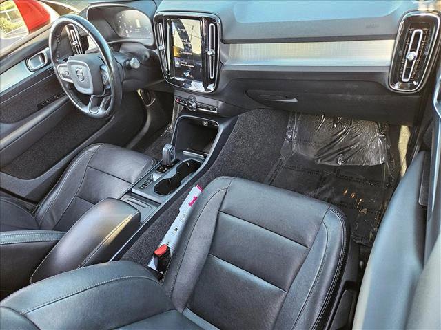Used 2021 Volvo XC40 T4 Momentum FWD image 20
