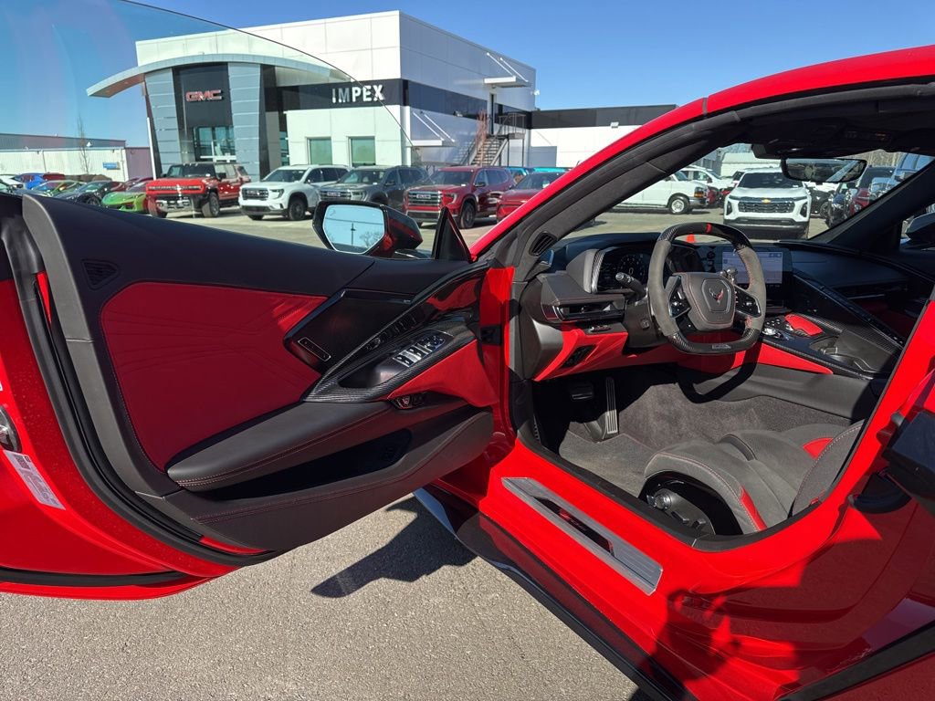 Used 2023 Chevrolet Corvette Z06 w/ Z07 Performance Package image 25