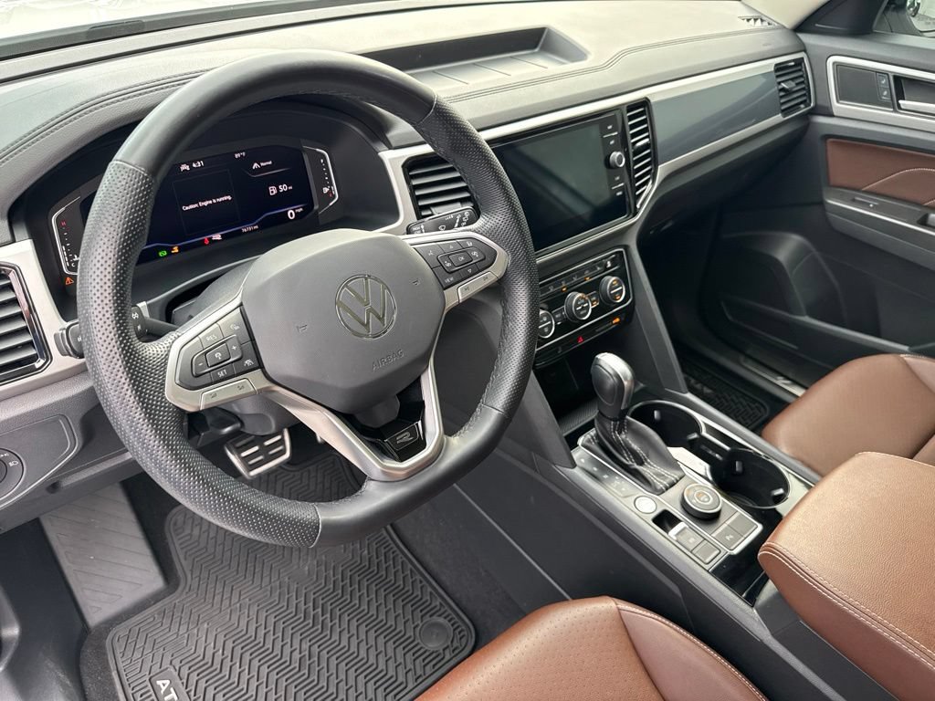 Used 2023 Volkswagen Atlas SEL R-Line AWD/4WD image 23