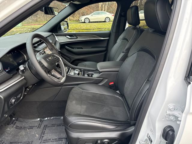 New 2026 Jeep Grand Cherokee Altitude image 14