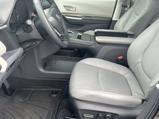 Certified 2024 Toyota Sienna XLE w/ XLE Plus Package FWD image 8