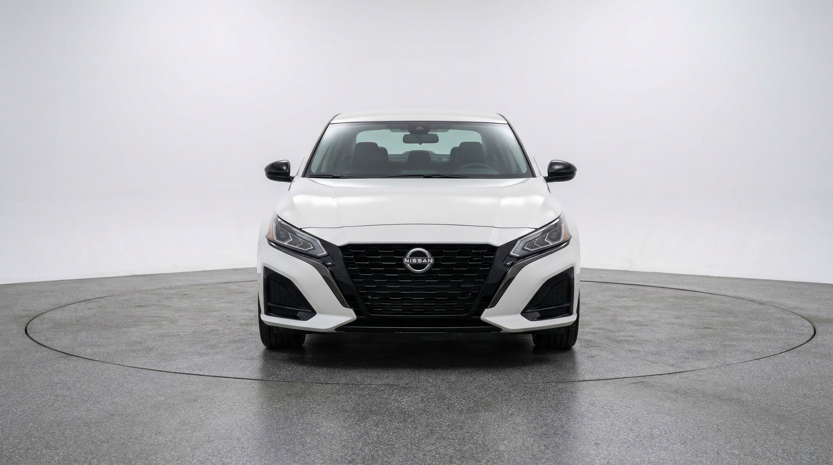 Used 2025 Nissan Altima 2.5 SV image 2