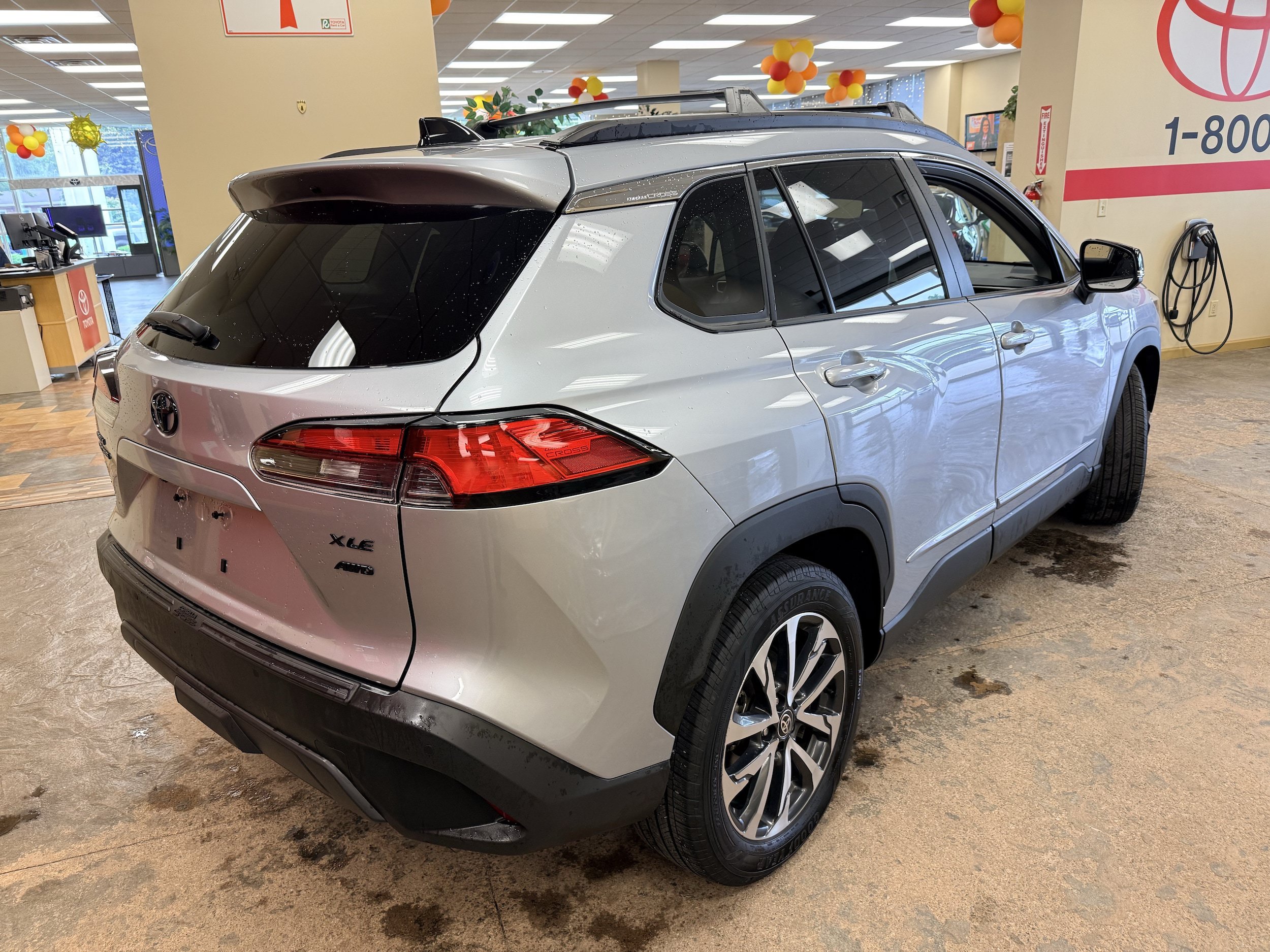 Used 2025 Toyota Corolla Cross XLE w/ Convenience Package AWD/4WD image 12
