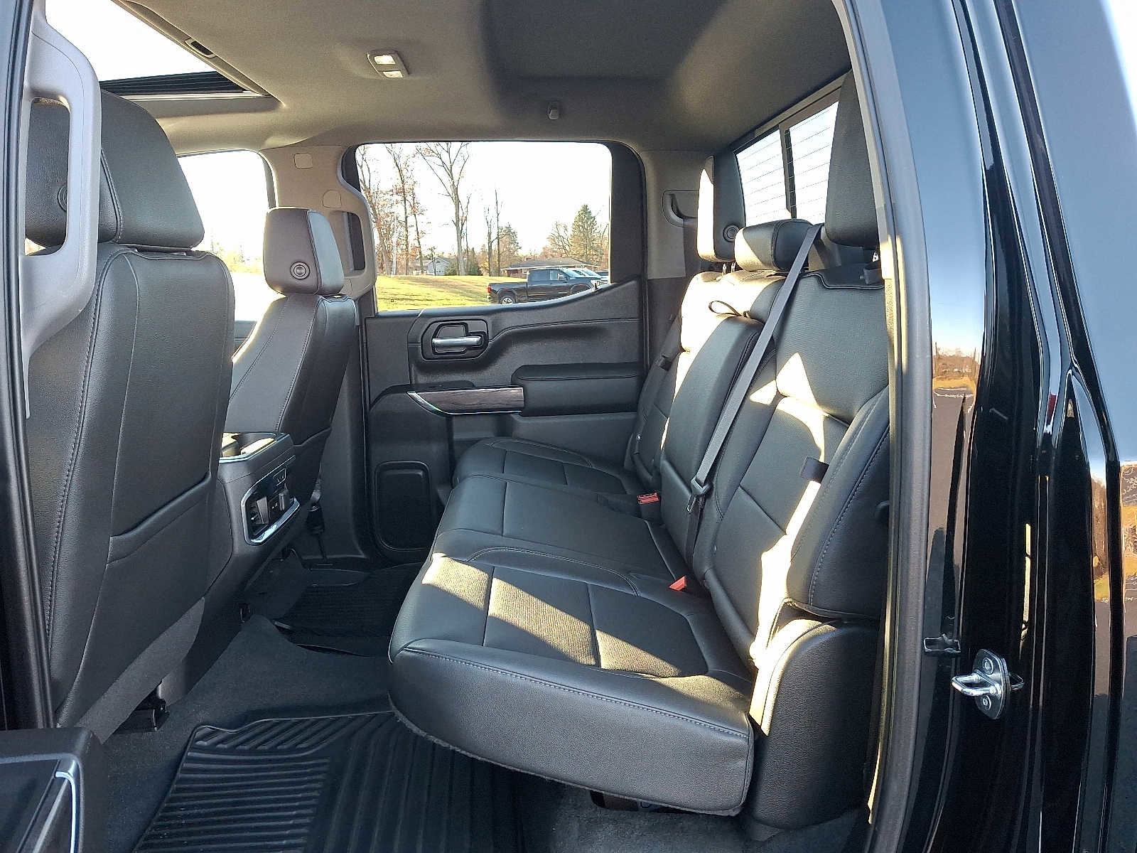 Certified 2021 Chevrolet Silverado 1500 LTZ w/ Safety Package II AWD/4WD image 10
