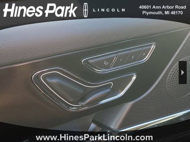 Used 2023 Lincoln Corsair AWD image 11