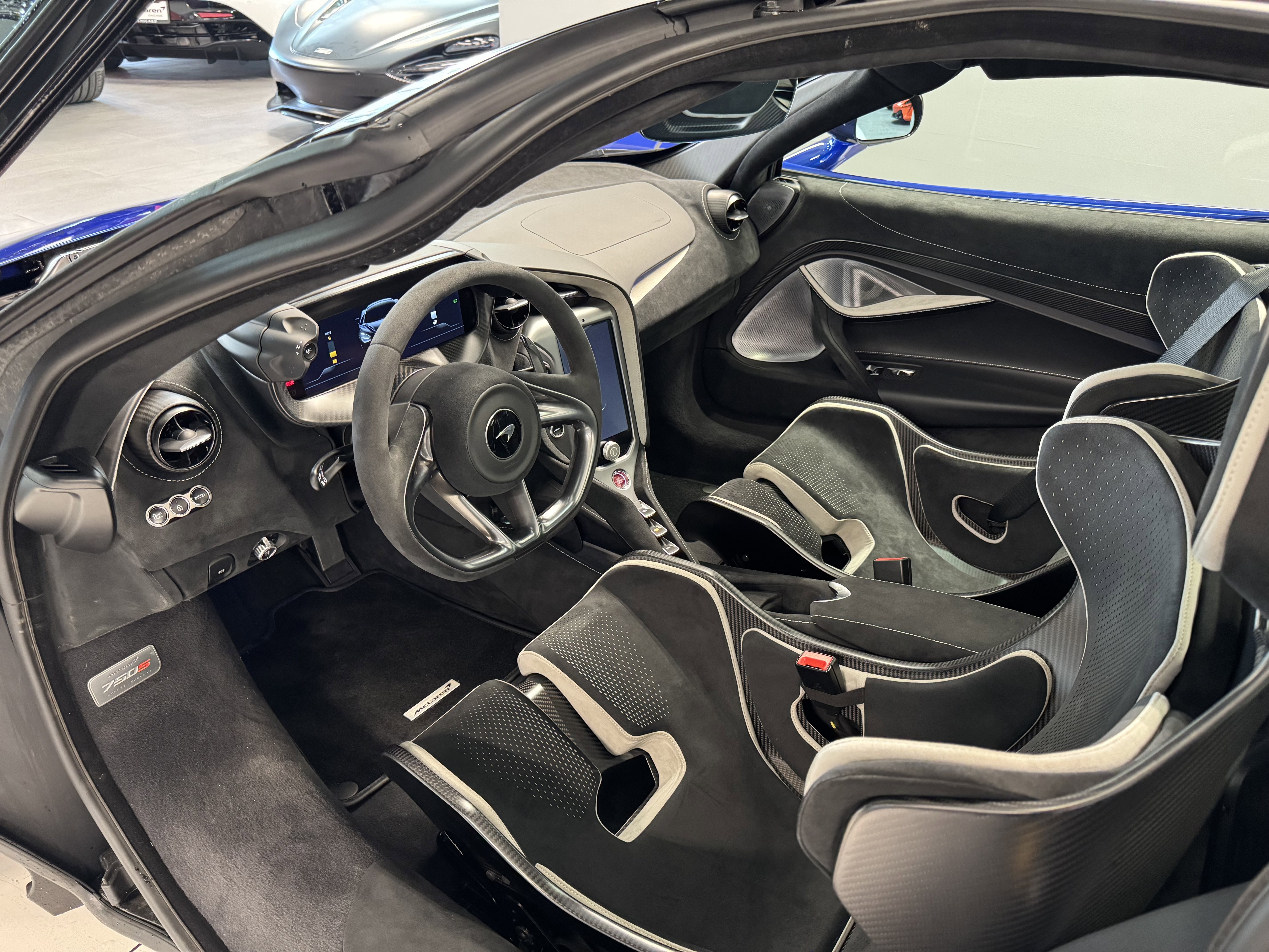 Used 2024 McLaren 750S image 13