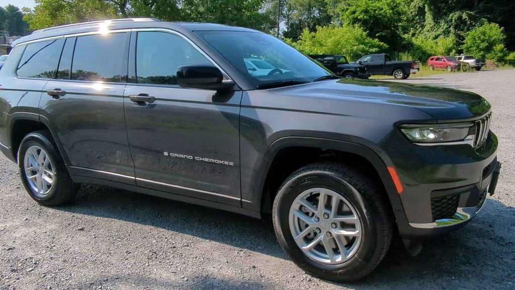New 2025 Jeep Grand Cherokee L Laredo w/ Luxury Tech Group I image 7