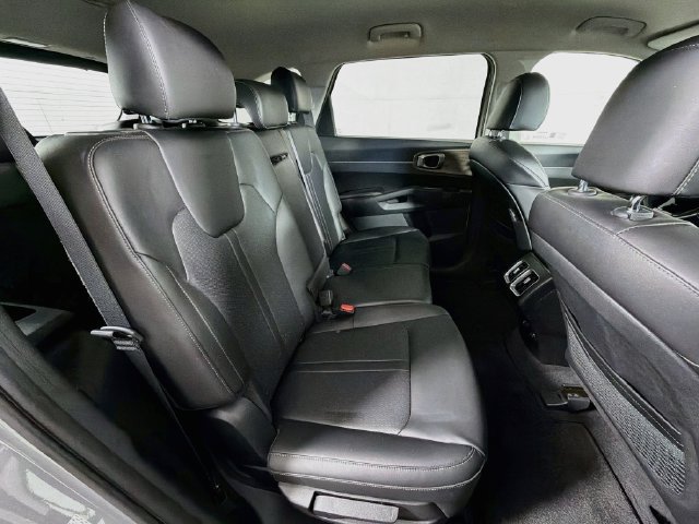 Used 2023 Kia Sorento S AWD/4WD image 34