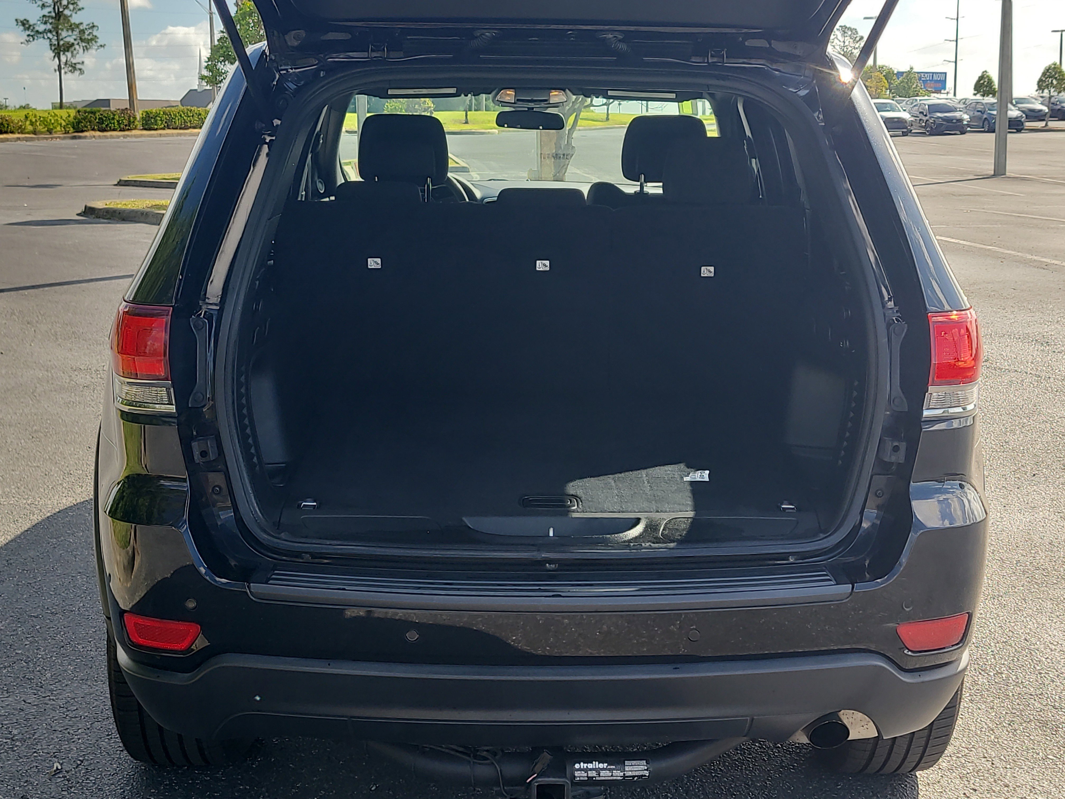 Used 2021 Jeep Grand Cherokee Laredo image 11