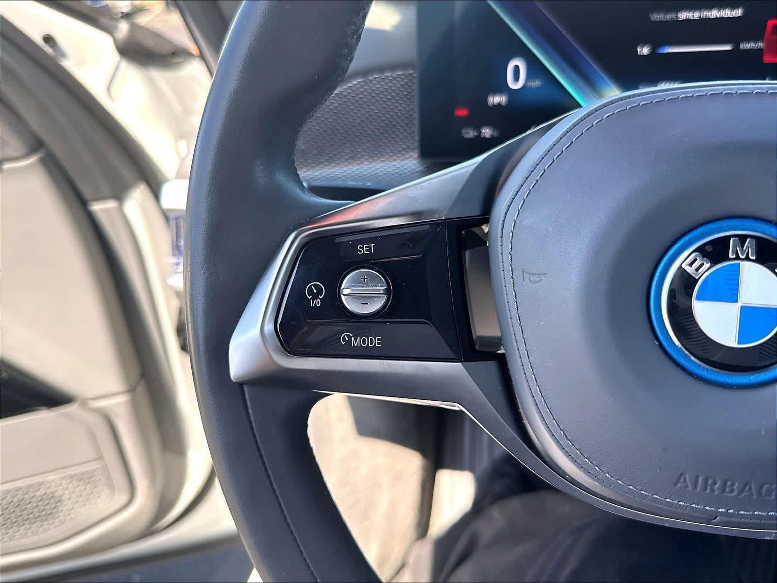 Used 2023 BMW i7 xDrive60 AWD/4WD image 13