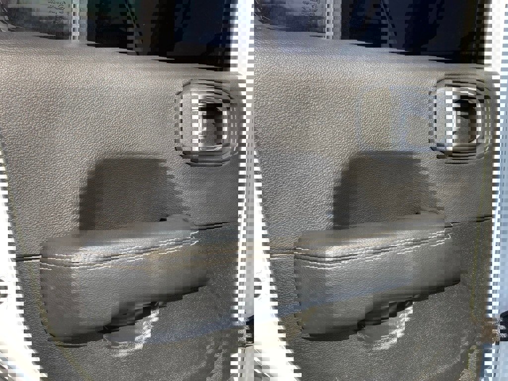 Used 2022 Jeep Gladiator Overland w/ Popular Equipment Package image 12