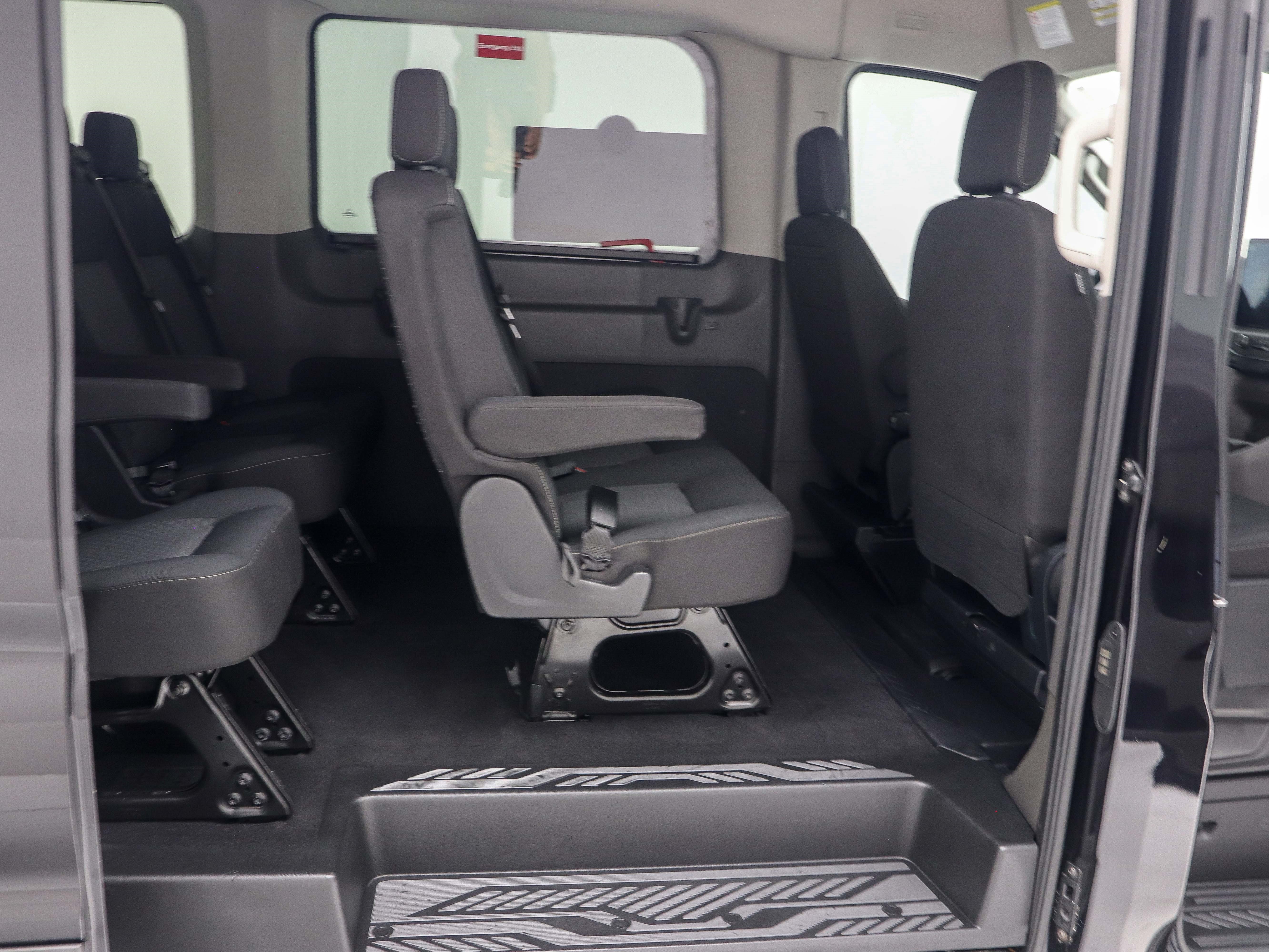 Used 2022 Ford Transit 350 XLT RWD image 13