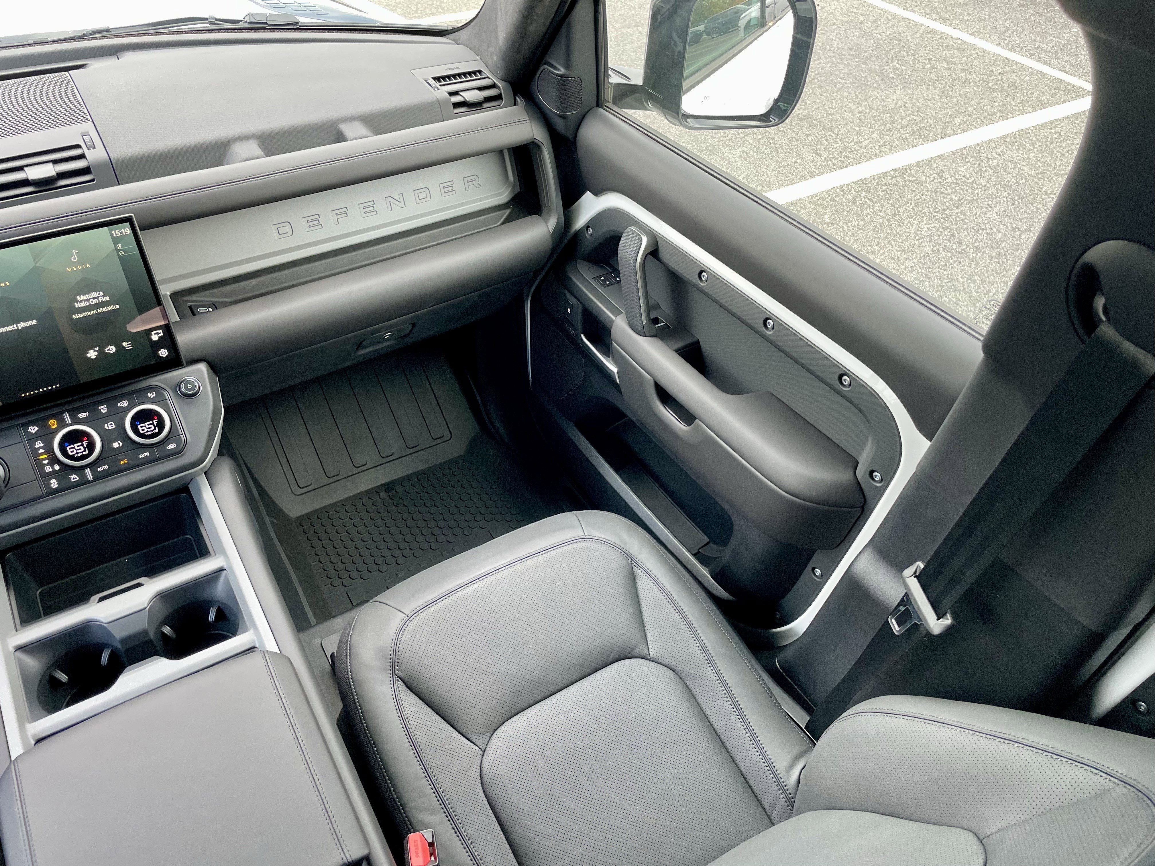 New 2026 Land Rover Defender 110 V8 image 18