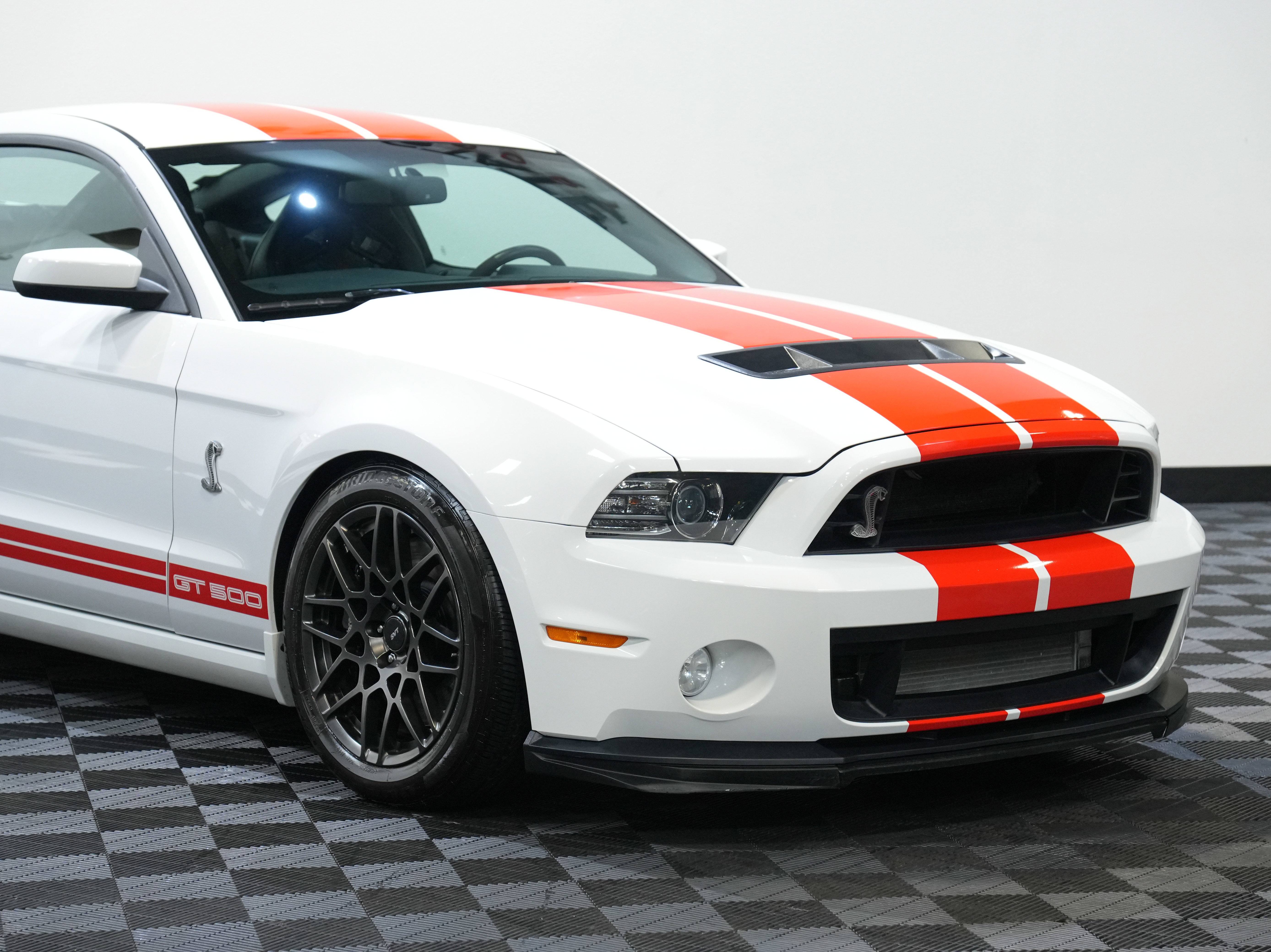 Used 2014 Ford Mustang Shelby GT500 w/ Equipment Group 821A RWD image 9