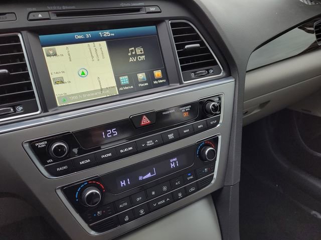 Used 2016 Hyundai Sonata Limited w/ Option Group 04 image 28