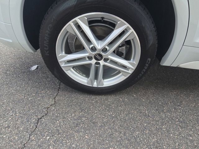 Used 2024 Audi Q5 e Premium Plus w/ Premium Plus Package image 9