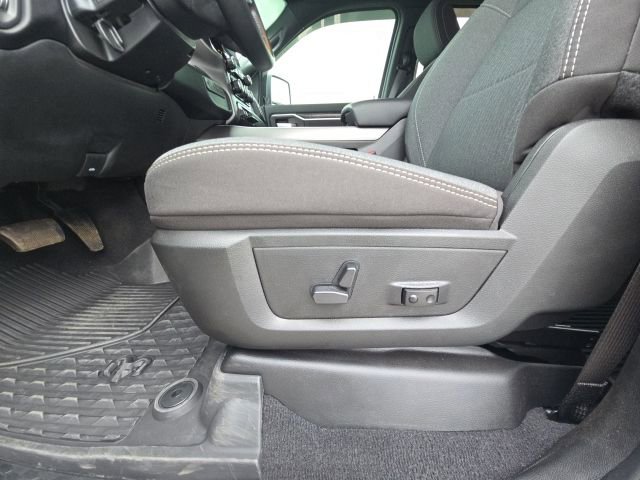 Used 2024 RAM 3500 Big Horn w/ Sport Appearance Package image 22