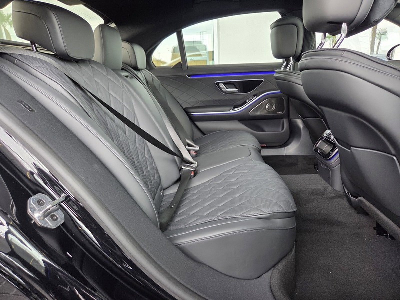 New 2026 Mercedes-Benz S 580e 4MATIC Sedan image 16