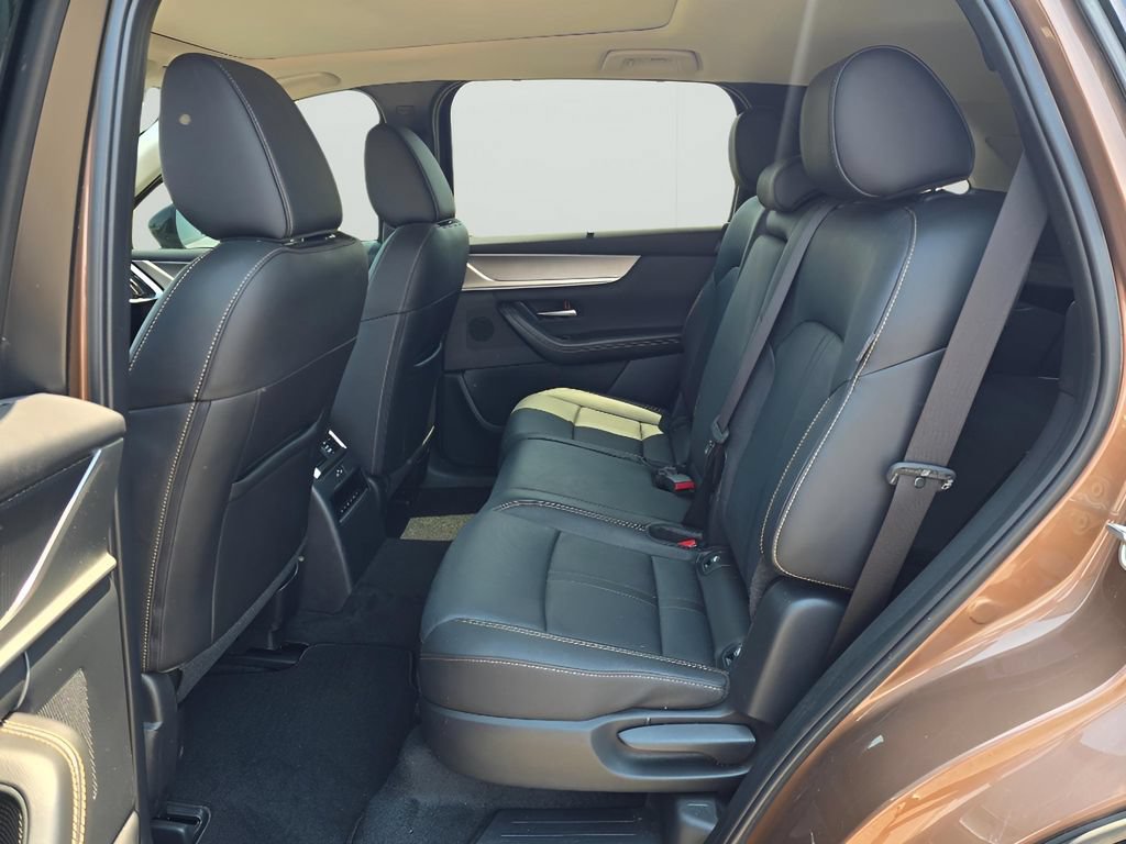 Used 2025 MAZDA CX-70 Plug-In Hybrid w/ Premium Pkg AWD/4WD image 11