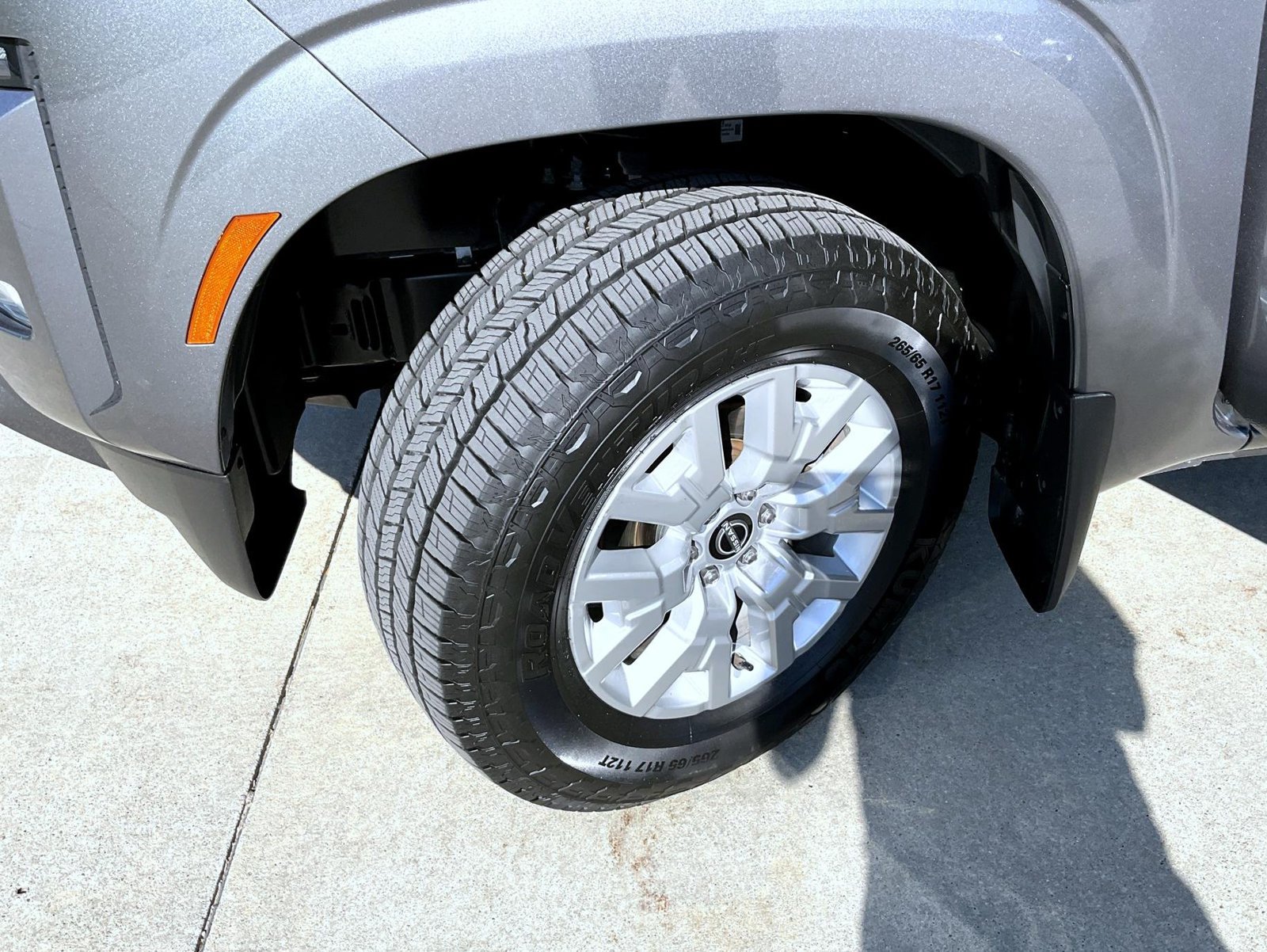 Used 2024 Nissan Frontier SV w/ Technology Package AWD/4WD image 25