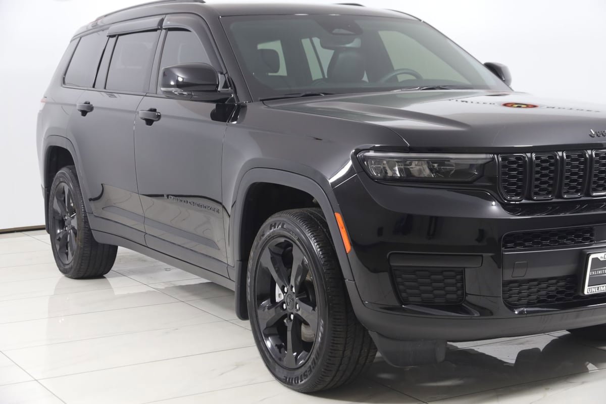 Used 2023 Jeep Grand Cherokee L Laredo AWD/4WD image 39