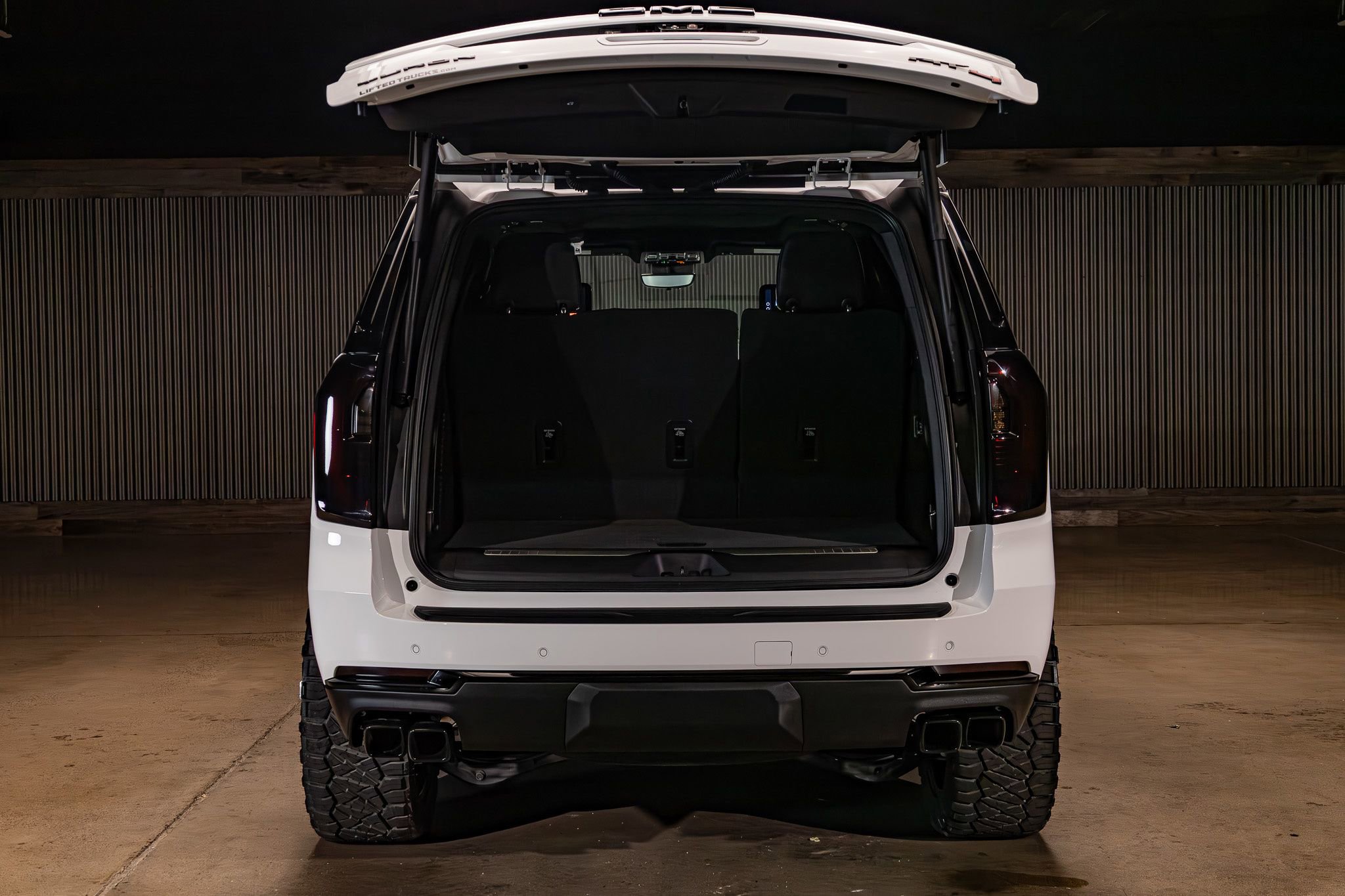 Used 2026 GMC Yukon AT4 Ultimate AWD/4WD image 9