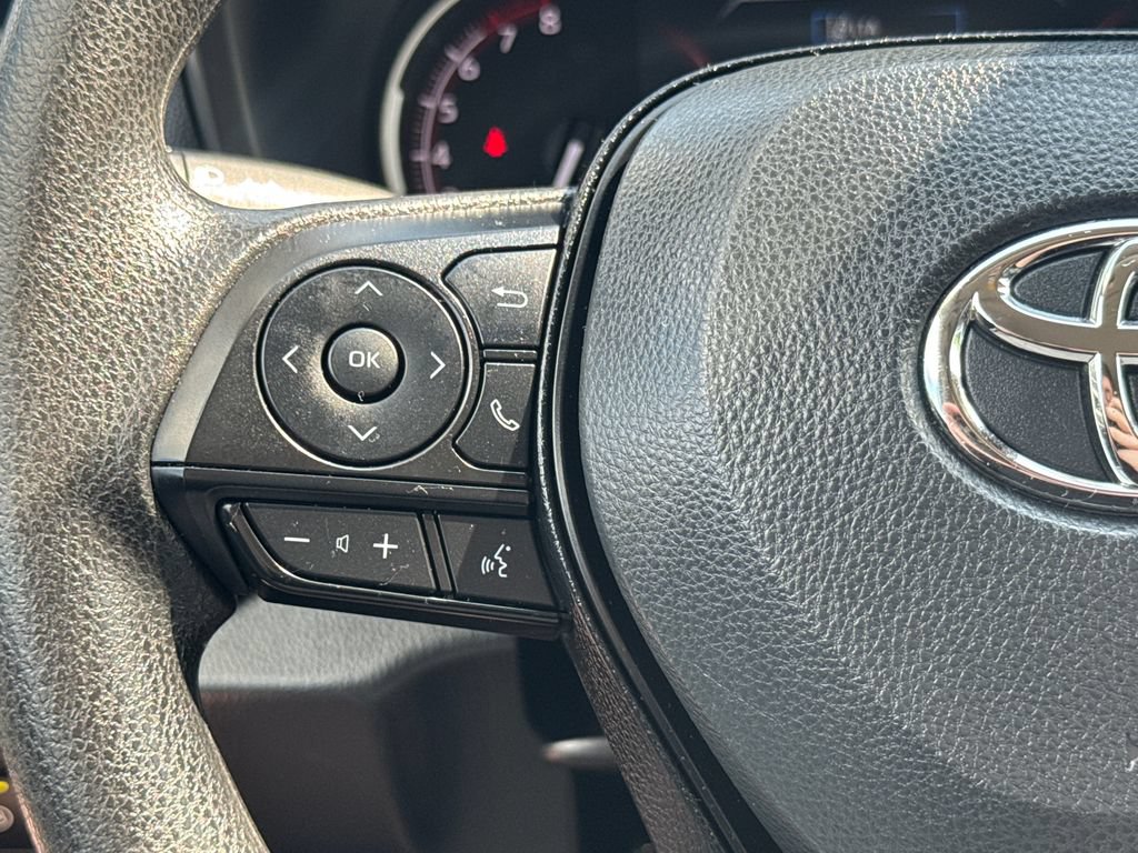 Used 2025 Toyota RAV4 XLE AWD/4WD image 20