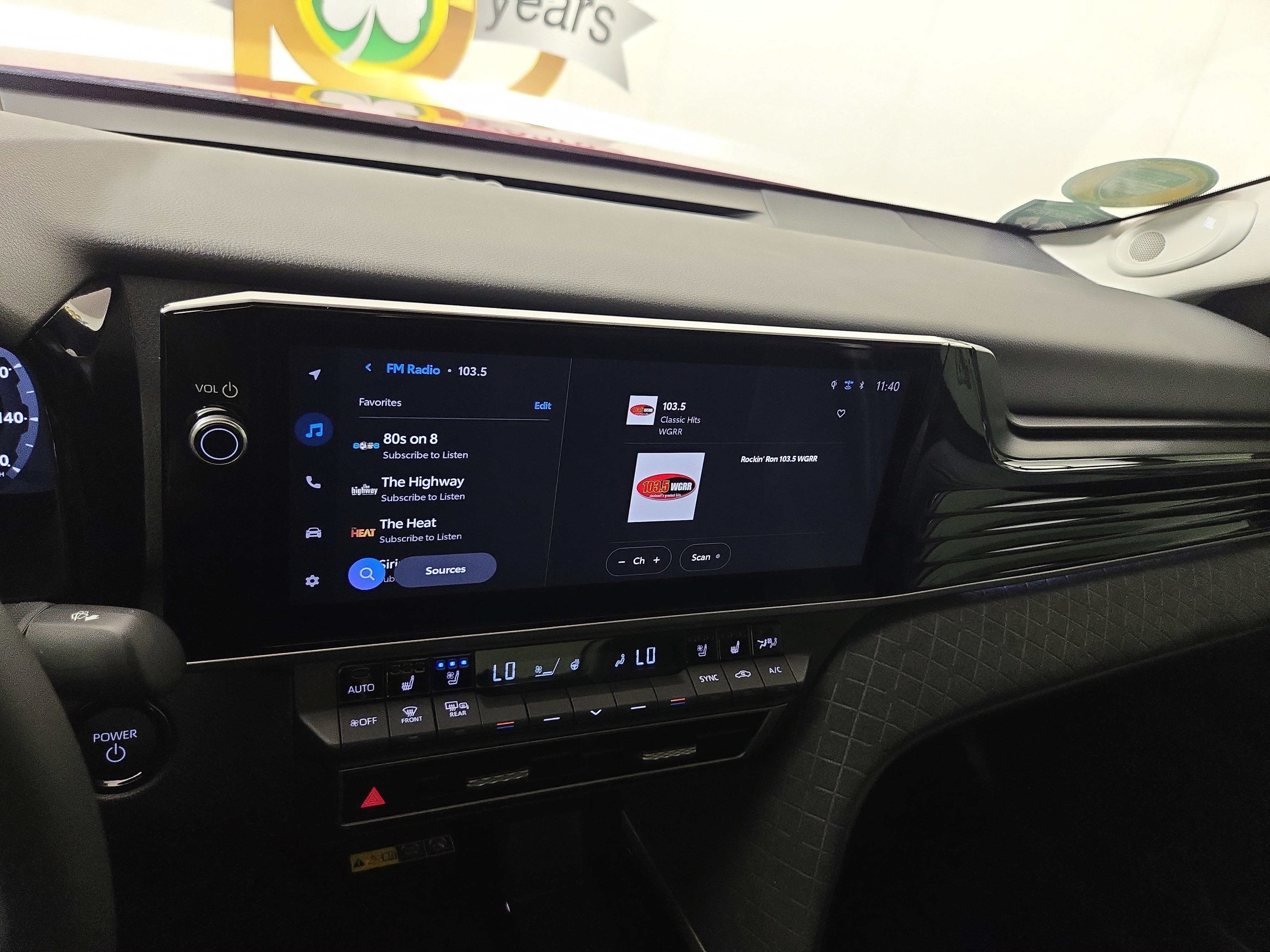 Used 2025 Toyota Camry XLE w/ Premium Plus Package AWD/4WD image 19